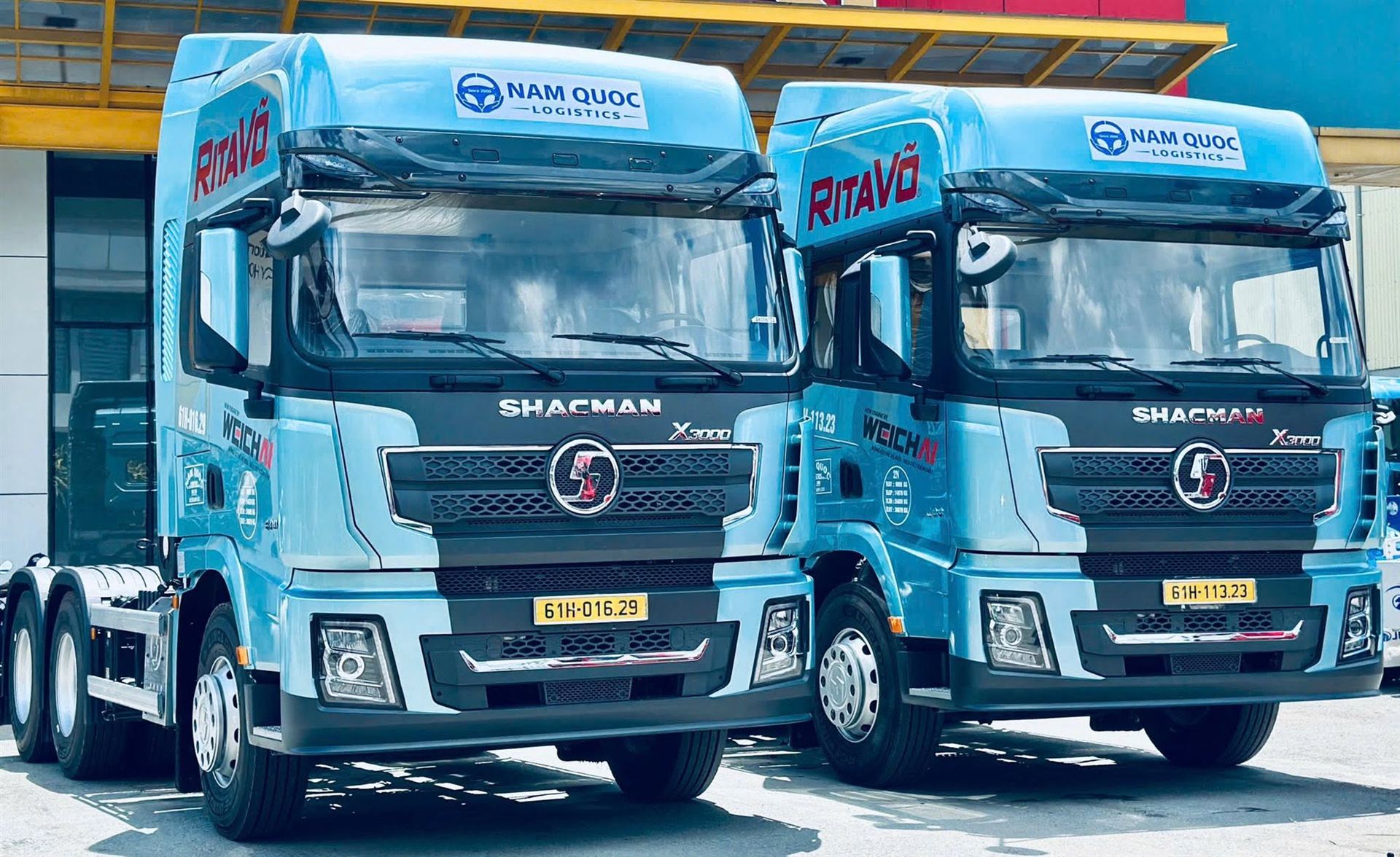 Hai đầu kéo Shacman mang logo Nam Quoc Logistics