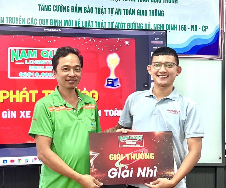 Trao giải hội thi lái xe an toàn